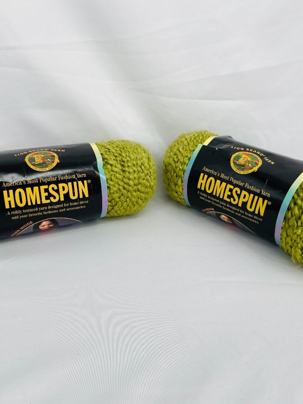 Lion Brand Homespun Yarn (2 Skiens) Apple Green Bundle